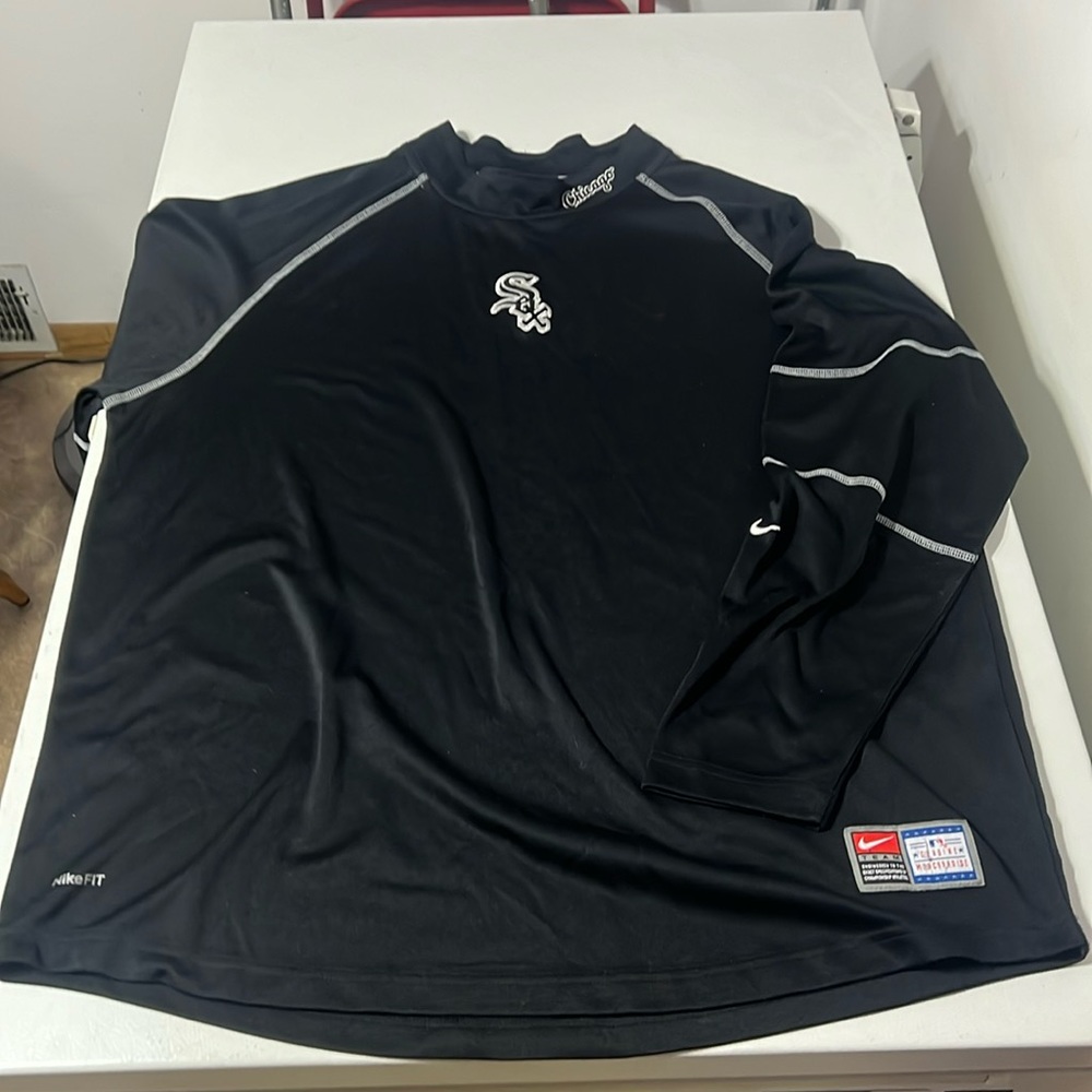 Men’s XXL NikeFit Chicago White Sox long sleeve shirt